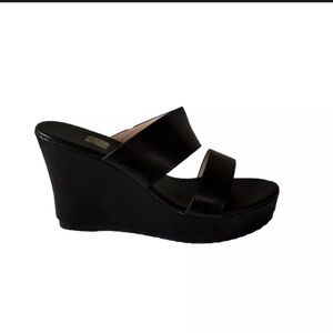 Woman’s Open Toe Wedges Black Platform Sandals Size 10